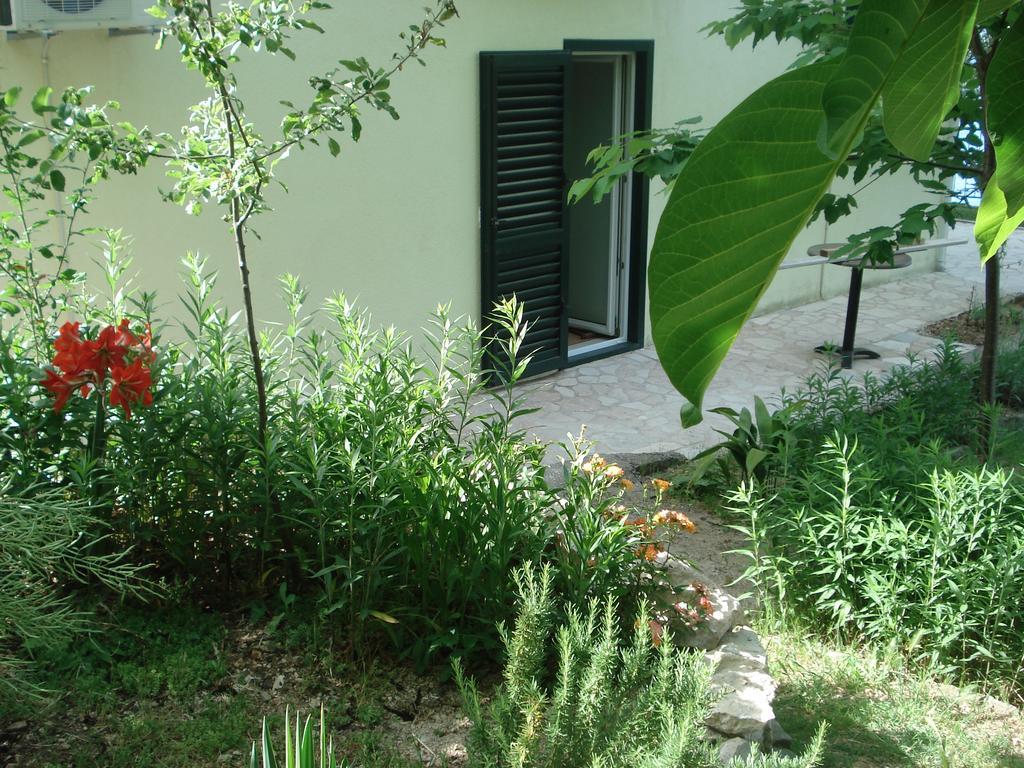 Apartments Smiljana Omiš Εξωτερικό φωτογραφία