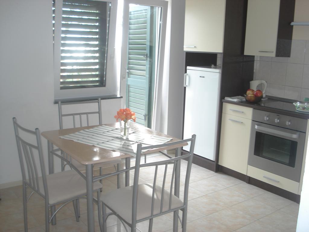 Apartments Smiljana Omiš Εξωτερικό φωτογραφία