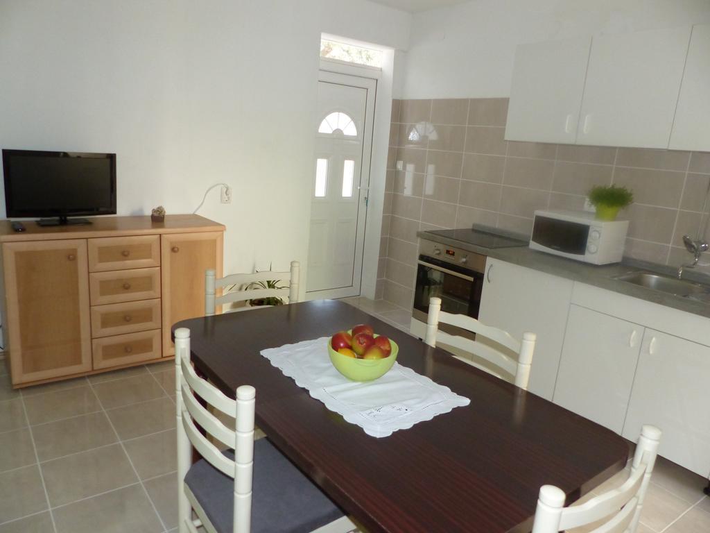 Apartments Smiljana Omiš Εξωτερικό φωτογραφία