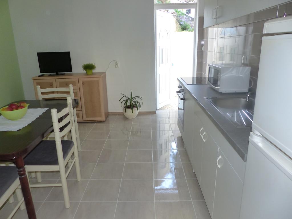 Apartments Smiljana Omiš Εξωτερικό φωτογραφία