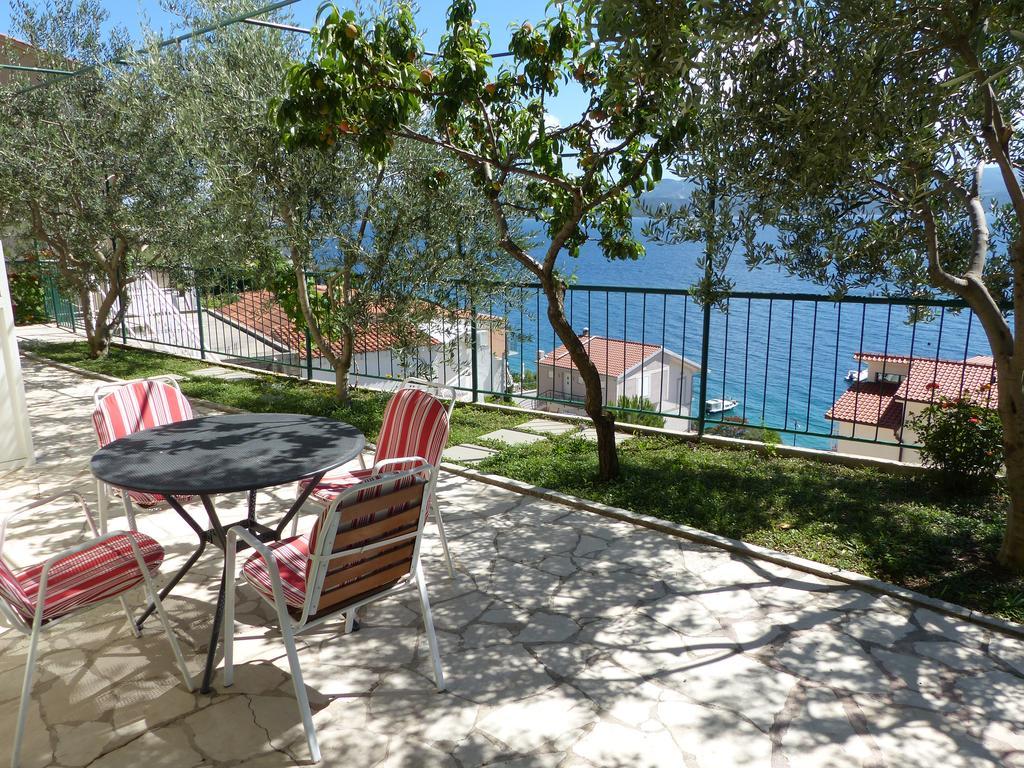 Apartments Smiljana Omiš Εξωτερικό φωτογραφία